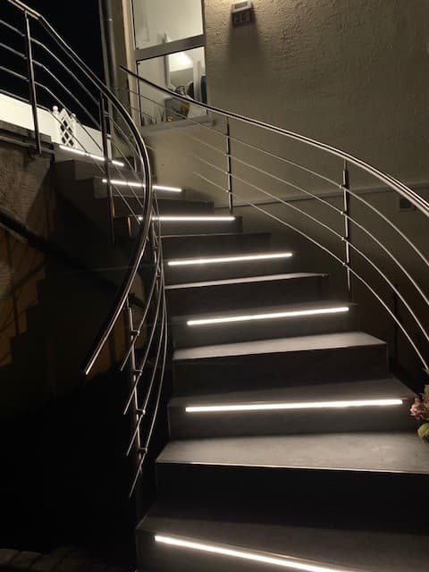 Treppe mit Beleuchtung Fliesenleger Ingelheim