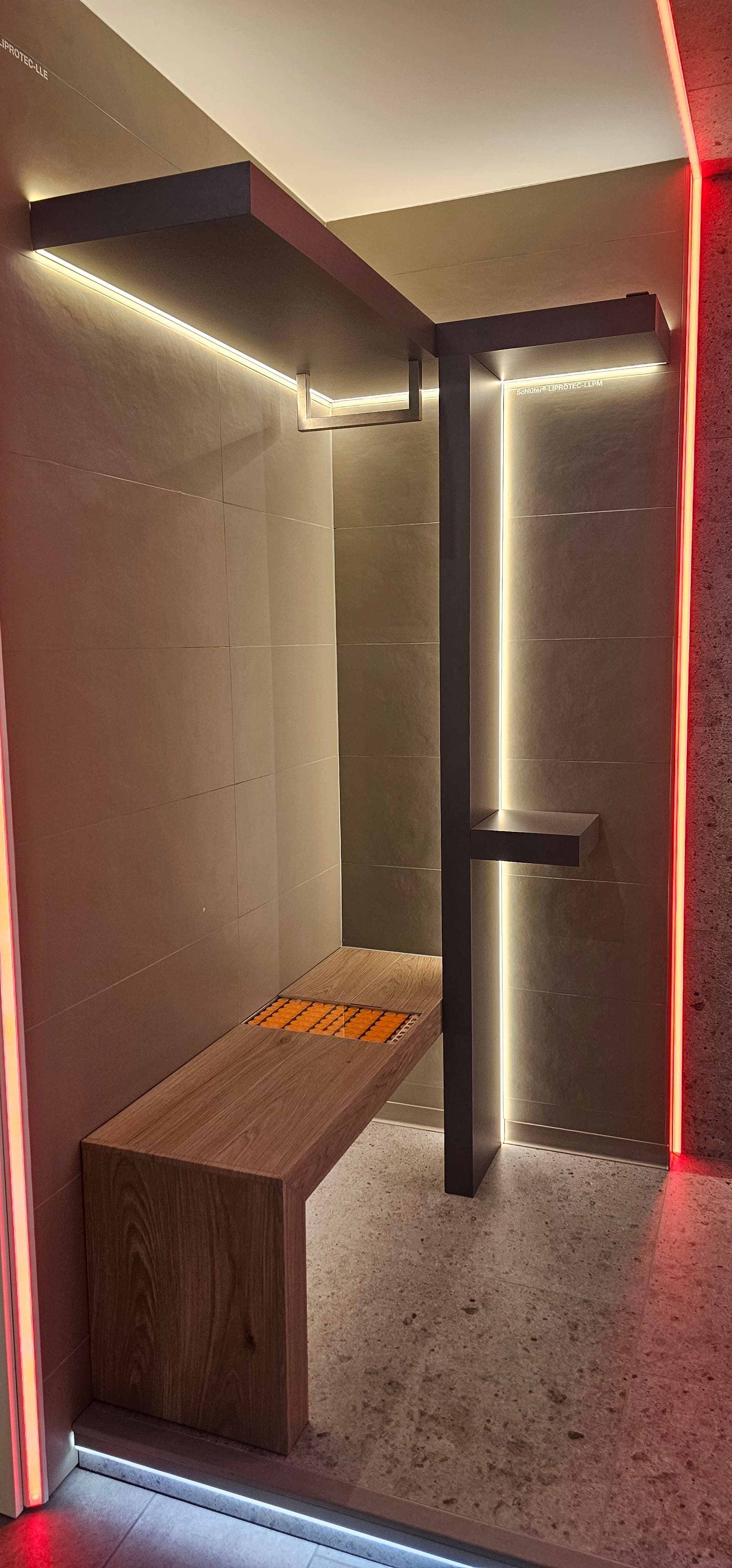 Schlüter LIPROTEC Showroom – Lichtkonzepte für Nassbereich und Wellness