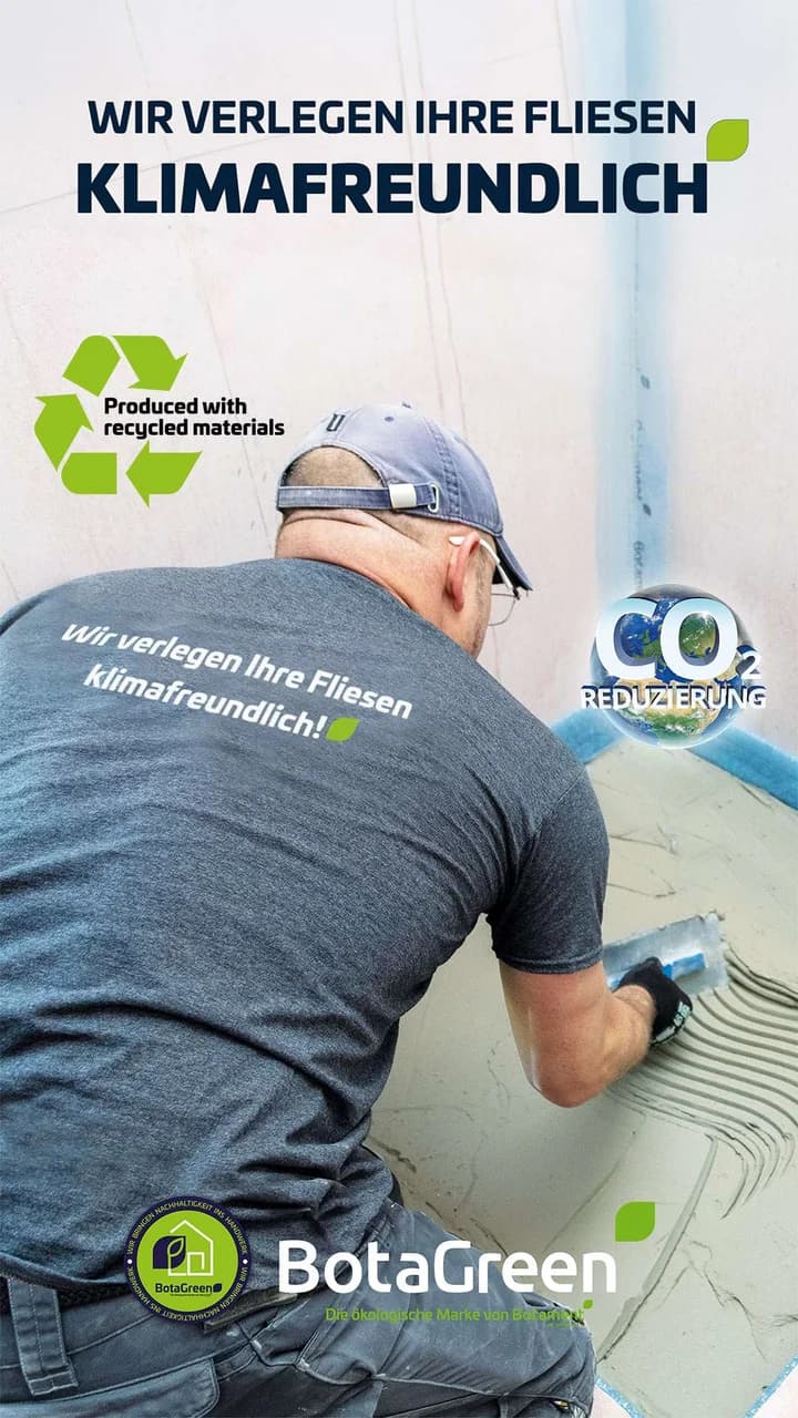Fliesenleger bei der Arbeit – Fliesen verlegen mit BotaGreen® Materialien